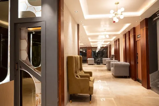 Luxury Suite Layout #13