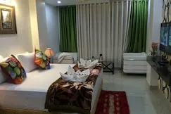 Luxury Suite Layout #28
